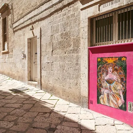 Hub Portanova Hostel Trani