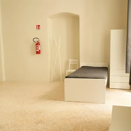 Hostel Hub Portanova Trani
