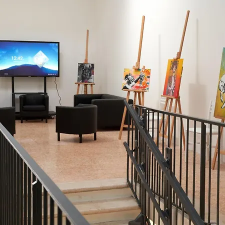 Hub Portanova Hostel Trani