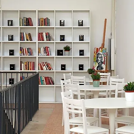 Hub Portanova Albergue *